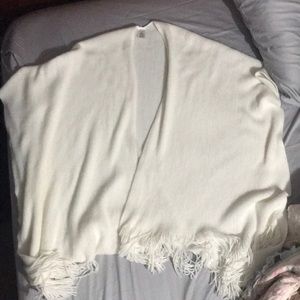 Women’s White Shawl